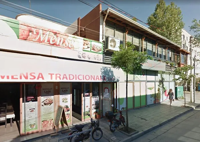 Studenti 2* 地拉那