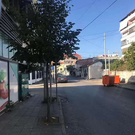 Studenti Ξενοδοχείο Τίρανα